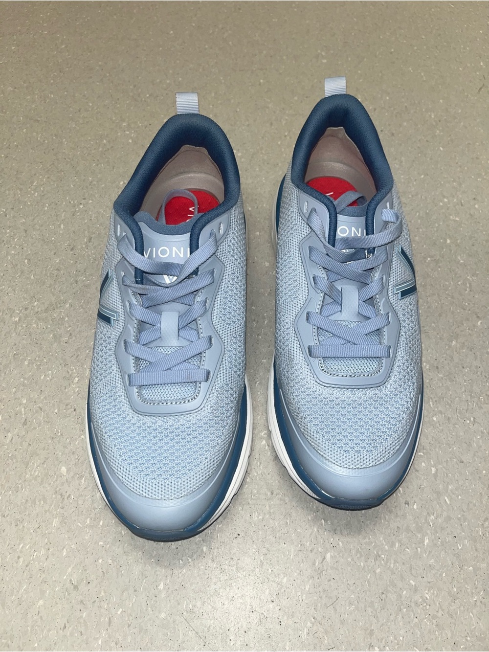 VIONIC WALK MAX LACE UP SNEAKER-size 8.5 wide width  blue